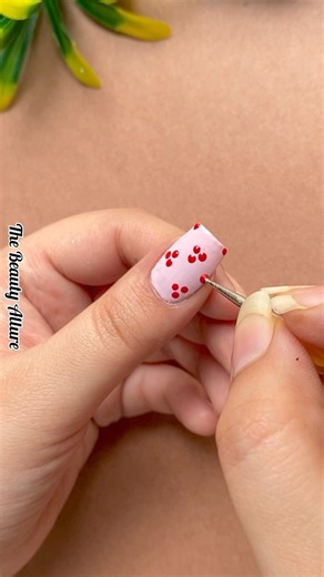 💅❣️Easy dot nail art design #shorts #dotnails #nails