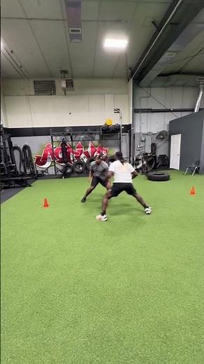 Mirror Shuffle – Reactive Agility & Lateral Speed