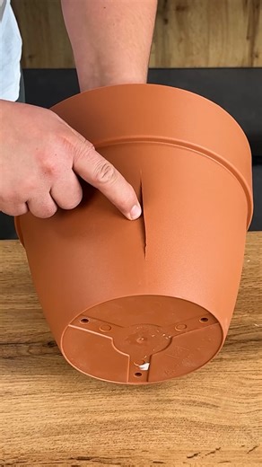 Entice Studio on Instagram: "Cracked bucket repair technique #easy #repair #technique"