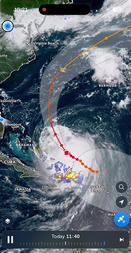 Hurricane Erin blasted to Cat 5 strength then weakened. Weakening hurricanes tends to expand and she’s done that for certain. #hurricane #hurrricaneerin #hurricaneseason2025