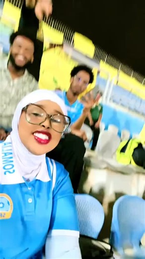 SOMALI FANS 🇸🇴⚽️ IN STADIUM TO WATCH REFEREE OMAR ARTAN‼️ CAF CHAMPIONS LEAGUE FINAL‼️ @zamzambowlx | Somali Athlete