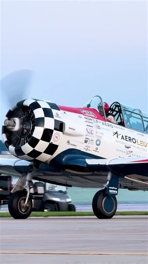 ✨🔥 Checkerboards at Dusk — AeroShell writes the sky in cursive 🌙🛩️