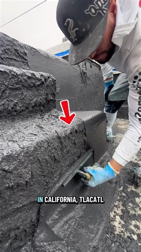 In California tlacatl oquipxtuh nauhtetl tzontli huan macuilli pialli (49,000) dollar para se apantli zan tliltic... ihcuac melahuac quipoloa in atl.#Mexico #piscina #construccion