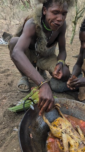 😋 What a feast! Chaba is enjoying this tasty duck! 🔥🙌