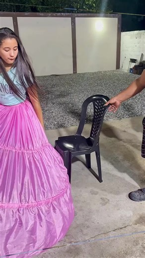 Kejadian di Aceh Tamiang. Detik detik menegangkan seorang pemuda terjebak banjir. Pihak keluarga menyampaikan rasa syukur atas keselamatan putranya serta berterima kasih kepada para kerabat dan masyarakat yang telah memberikan bantuan. Mereka juga berharap doa yang sama mengalir untuk masyarakat di Aceh yang masih terdampak banjir. [🎥: Desna Afdian] #evakuasi #banjirbandang #aceh