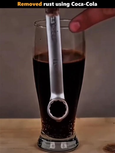 Removed rust using Coca-Cola 😱 #cocacola #viralvideo #drinks #rust