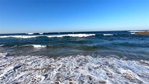 24 reactions | Paddle hard. You can only call it a dry landing once you’re on the beach and out your craft. The closer you get, the calmer it looks — but don’t be fooled. Keep paddling till you’re home. #gofish #pumulathrowback #kayakfishing @gofishmagsa @arrin_boy @stealthkayaks @pumulabeachhotel | Go Fish | Facebook