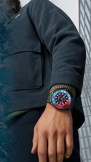 Get ready to dive into power. The Grand Diver 48614 brings serious performance and striking style, made for those who demand depth and presence. 🔹 52 mm aluminum stainless-steel case with vibrant South-Beach tones: big wrist impact with standout style. ⚙️ Quartz movement (Caliber PC32): rock-solid precision you can count on day after day. 🌊 300 m water resistance screw-down crown: built for real diving, not just shallow water. 🔵 Black sun-ray metal dial black steel bracelet (24 mm): sleek ver