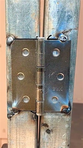 Welder's secret trick for installing thin metal hinges #welding #welder #metalwork #fabrication