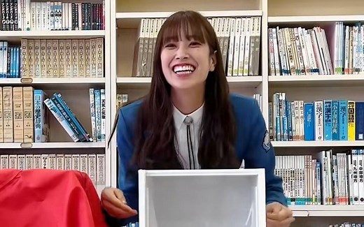 猜猜箱子內容物 🤔#佐々木久美