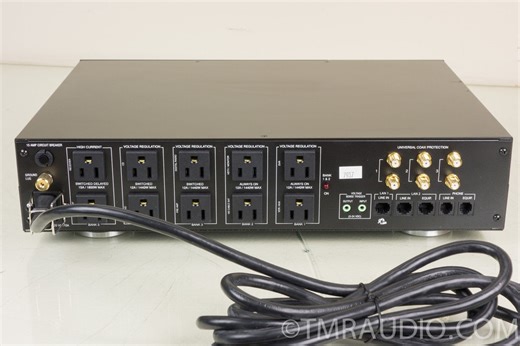 Panamax M5400-PM Voltage Regulator / Surge Protector