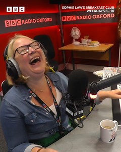 It's the Take That/Windows mash-up you never knew you wanted! 👉 Stick your radio on to wake up with Sophie and the Breakfast Club, every weekday morning from 6 🙌 | BBC Oxfordshire