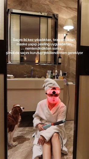 Sebnem İnan on Instagram: "Saçını iki kez yıkadıktan, tıraş olduktan, maske yapıp peeling uyguladıktan, nemlendirdikten sonra… şimdi de saçını kurutup şekillendirmen gerekiyor"