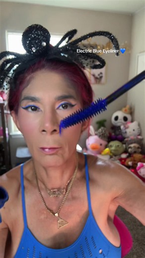 Electric Blue Eyeliner Tutorial — Easy Bold Eye Look