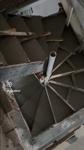"Les étapes de la construction d'un escalier en béton"