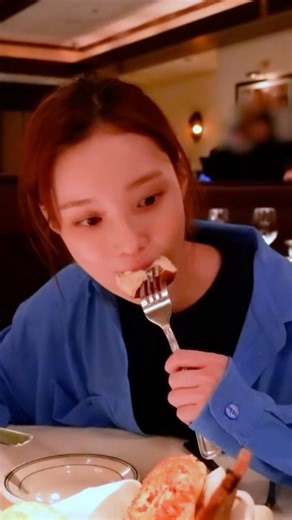 hungry Winter on Instagram: "Day354 #aespa #aespawinter #에스파 #윈터 #김민정"