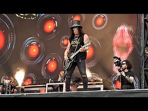 Guns N' Roses (live) - Slither (Velvet Revolver cover) - Bellahouston Park, Glasgow 2023