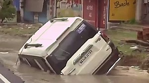 50K views · 806 reactions | Cyclone Yaas makes a landfall; next two hours crucial | ABP Live | Facebook