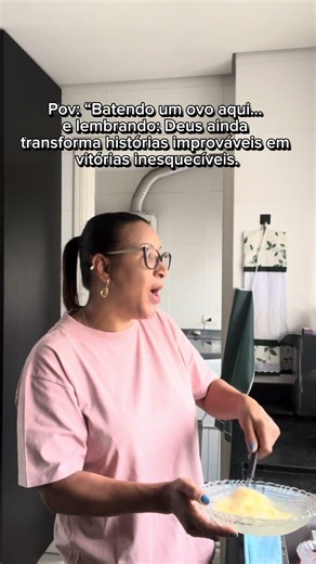 Quando estiver frente ao mar e não puder atravessar chame este homem com fé só Ele abre o mar!!