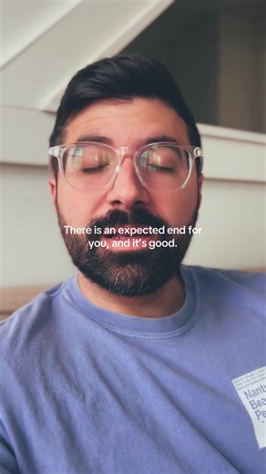 Taylor Nardone (@taylorryannardone)’s video of girl at the office