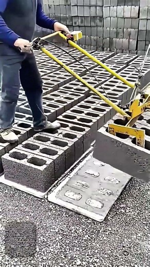 Efficient Brick Handling with a Brick Lifting Machine