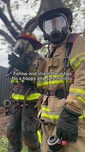 An average of 200 house fires are started by Christmas trees each year. Remember, a dry tree is a dangerous tree. Follow these safety tips for a happy and safe holiday. 🌲 Your tree must be fresh, green and lush, with needles intact 🎄 Water your tree daily 🌲 Keep tree at least three feet away from any heating source 🎄 Do not block exits 🌲Always have proper working smoke detectors Special thanks to BSO’s Fire Rescue and Emergency Services for this Christmas tree demonstration. | Broward Sheri