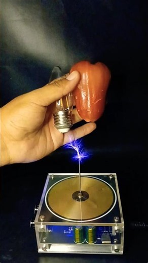 Tesla Coil ⚡ + Water apple 😱 #teslacoil #experiment #highvoltage