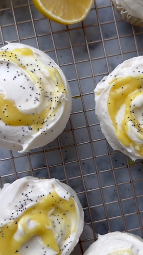 Small Batch Vegan Lemon Poppy Seed Cupcakes with Lemon Curd!! This recipe yields just 6 perfect zesty lemon poppy seed cupcakes for the perfect easy one bowl cupcake recipe! Comment "lemon poppy seed cupcakes," and I'll DM you the recipe. Or head to my site and search for the full recipe! | The Banana Diaries