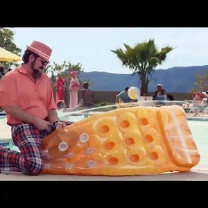 Who's coming with me to the Le Garritsen Country Club after the #URXTour? lol... #DontLookDown #YTMA Martin Garrix | Usher