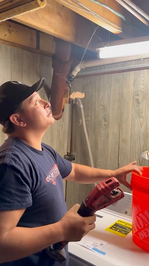 Adding shutoffs for washing machine 🔥🔥🔥 #plumber #plumbers #plumbing #plumbingservices #plumbinglife #plumbingrepair #plumbingsolutions #plumberslife #plumbersofinstagram #plumber #bluecollar #construction #hardwork #entrepreneur | Kenco Plumbing & Drains