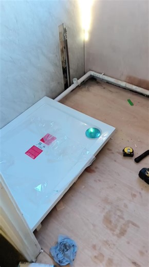 Kitchen & Carpet Revivals on Instagram: "2026 and straight back to this bathroom befores and afters to come Currently taking bookings rapidly which is great but if you don't want to miss our get in contact! This bathroom full rip out new ceiling new floor, new shower, new window everything is new!"