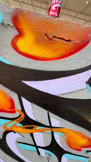 2.9K views · 112 reactions | No mames corto bien hermoso ‍藍 ASMR De aquí salió el video del niño que le pinte el pantalón jajjajajajaja aquí les dejo el proceso completo de esa producción de graffiti 﫡 #lettering #graffiti #reels #graff #letras | Rekro Muñoz Garcés | Facebook