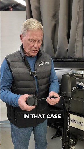 The Lift Caddy works with 4-pin and 7-pin adapters on your vehicle.