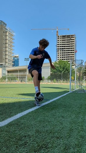 Do you want more freestyle skills tutorials ⚽️💫 #football #freestyle #skill #alyibra22 #neymar #footballtiktok #soccerskills #footballtutorial #brasil #Soccer #chealsea #tutorial #foryoupage #fyp #4u #foryou #futbol #viral #fyp> #foryourpage