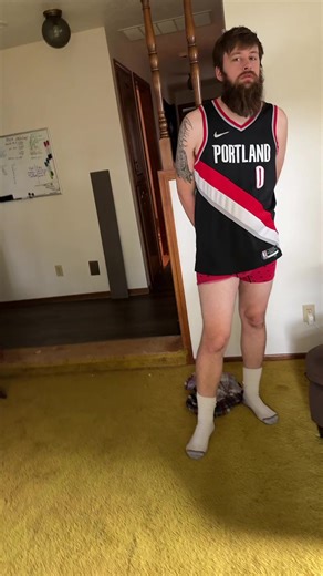 Ruben ronalds (@rubenronalds)’s videos with resist - MIKE