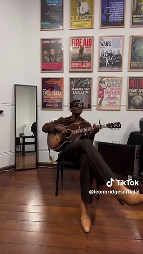 Leon Bridges Live: Favorite Sade Tune Performance