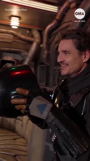 Pedro Pascal slipped back into character as the Mandalorian to surprise fans at Disneyland’s Star Wars: Galaxy’s Edge! #TheMandalorianAndGrogu #StarWars #PedroPascal