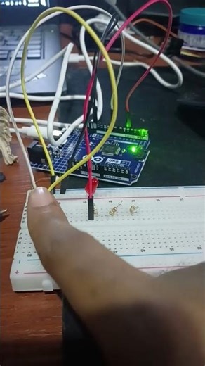 LED TRAFFIC LIGHT PROJECT ARDUINO UNO KIT R4 Minima - #electronic #arduino #iotArduino