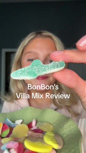 @BonBon - A Swedish Candy Co. sent me their gorgeous Villa Mix!! Available only this summer ⭐️💛🥂🫶🏻 #swedishcandy #bonbon #loveisland