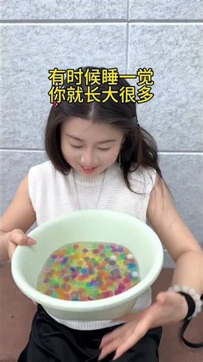 a girl playing with orbeez balls#shorts #trending #ytshorts #ytshorts