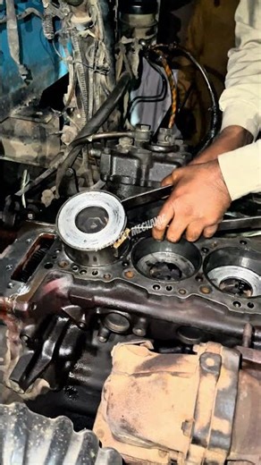 6 Cylinder Diesel Engine Piston Installation #shortsfeed #mechanic #machine