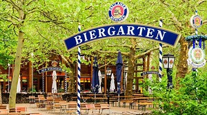 Un véritable biergarten comme en Allemagne s'est installé à deux pas de Lyon
