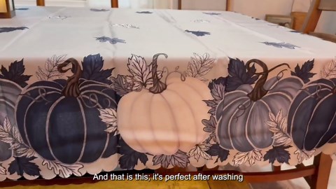 Fall Tablecloth 70x70 Inch Round, Blue Vintage Pumpkin Maple Leaf Fall Table Cover Seasonal Autumn Thanksgiving Scalloped Edge Waterproof Table Cloth Home Decor