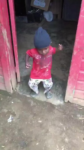 A pesar de no tener lujos y riquezas es más feliz que muchos de nosotros😂😂😂 | Dj Adoni