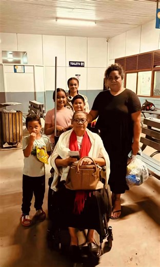 ‘Eiki ke mo takaua holo pe mo si’emau fa’e ka ko ho’o sevaniti ‘I he ki’i taimi koeni ‘o ‘ene fononga holo🥹 ‘ave taha kae tuku mai e taha pea koe taimi pe ‘eni ho’o ‘eva takai holo🥰 your smiles says it all😊 ‘osi fiefia ‘auha pe ia he teu sio ki he’ene tamaiki fifine🫣 Ez Taufahema tuku ma’u hena🫣😍 malo si’i tauhi ‘a e ongo ki’i tehina mei ‘api mo break ee 😘 safe holiday fa’e♥️ #ThankYouLordForEverything🙏🏼 #HolidayTripForOurMamas😘 | Sionemaafu Ueno Jr.