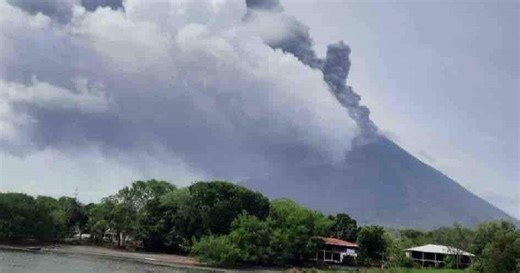 VIDEO: Volcán Concepción de Nicaragua expulsa gases y ceniza