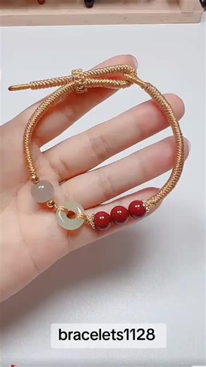 how can make a loop bracelet#creatorsearchinsights#loopbracelets#viralvideo #fyp #growmyaccount