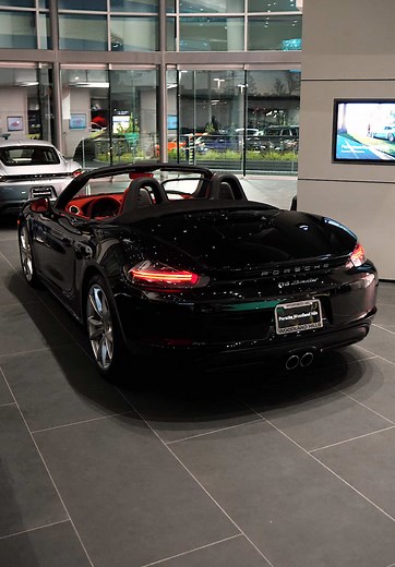 Discover the Porsche 718 Boxster: Excellence Personified