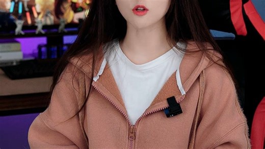 无线鼠标插USB 3.0接口更稳定，速度更快，适合频繁移动使用场景，如办公或游戏。