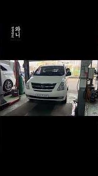 Buy a used Grand Starex 5-van like this
